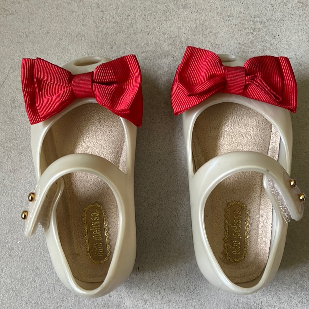 Mini Melissa red bow